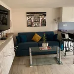 Апартаменты Le Repos Des Escargots - 3 Etoiles - Label Qualidog - 1 A 6 Personnes Avec Jardin Ombrage Et Amenage *