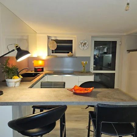 Apartment Le Repos Des Escargots - Classe 1 A 6 Personnes Avec Jardin Ombrage Et Amenage Haguenau