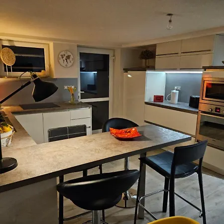 Le Repos Des Escargots - 3 Etoiles - Label Qualidog - 1 A 6 Personnes Avec Jardin Ombrage Et Amenage Apartment *