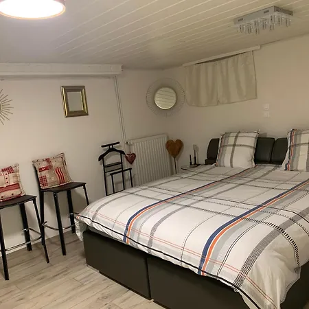 Le Repos Des Escargots - Classe 1 A 6 Personnes Avec Jardin Ombrage Et Amenage